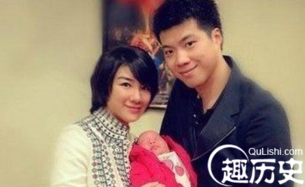 黄毅清黄奕