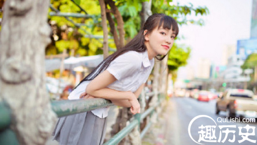 黄灿灿