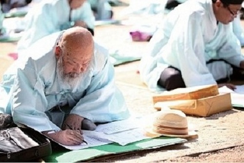 韩国老人梦中拜师孔子学汉文 韩国老人梦中拜师孔子学汉文