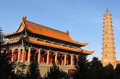 鸠摩罗什-和尚被迫娶妻吞针以示正法 鸠摩罗什-和尚被迫娶妻吞针以示正法